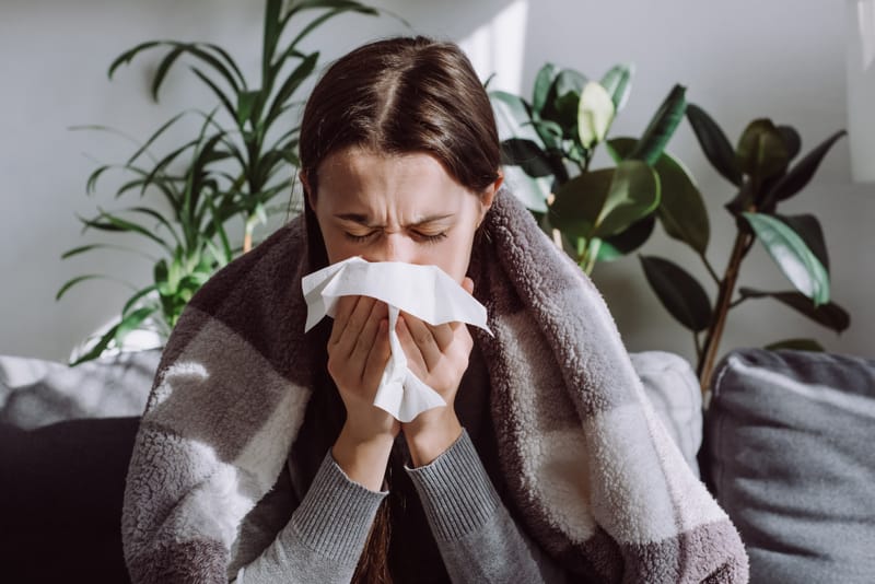 Gestire l’influenza stagionale: consigli su farmaci e rimedi naturali