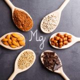 Magnesio in menopausa: a cosa serve e quando può essere utile